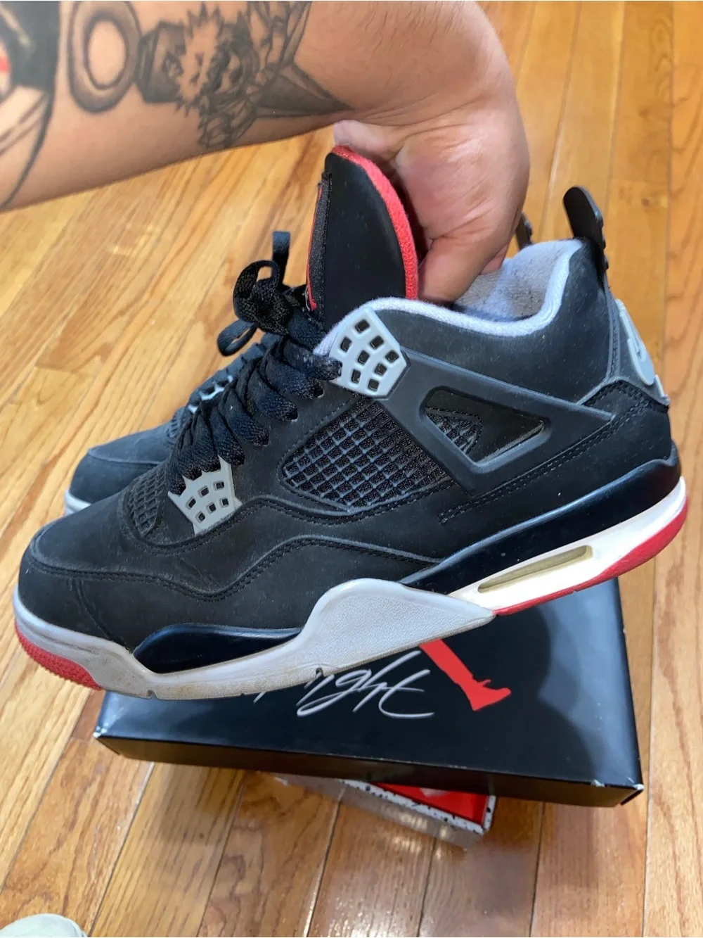 Air Jordan 4 “Bred”